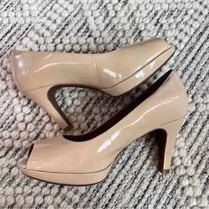 Clarks Indigo Patent Leather Peep Toe Platform Pumps in Nude